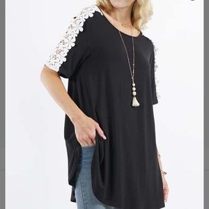 Black Crochet-Accent Crewneck Half Sleeve Tunic, M